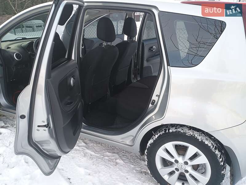 Хэтчбек Nissan Note 2010 в Тернополе