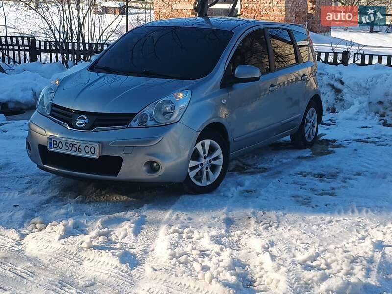 Хэтчбек Nissan Note 2010 в Тернополе