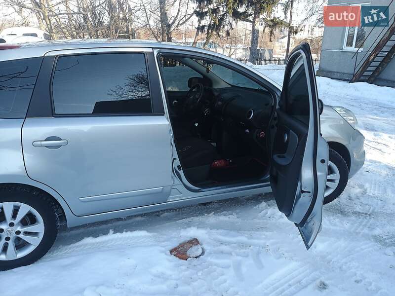 Хэтчбек Nissan Note 2010 в Тернополе