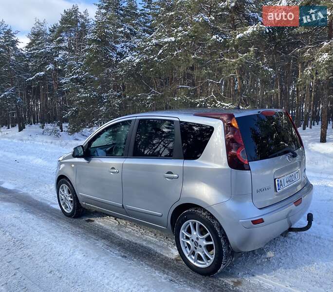 Хетчбек Nissan Note 2009 в Рокитному