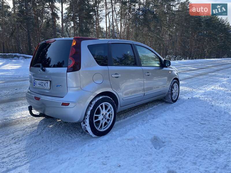 Хетчбек Nissan Note 2009 в Рокитному