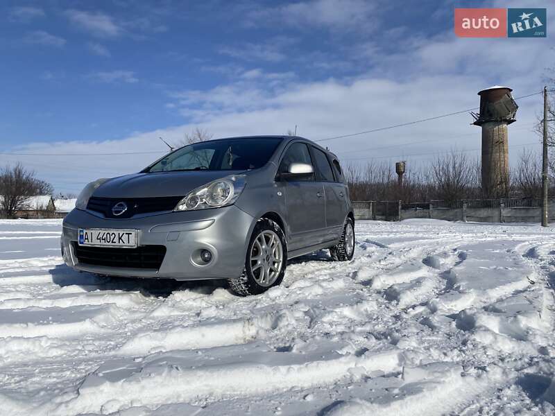 Хетчбек Nissan Note 2009 в Рокитному