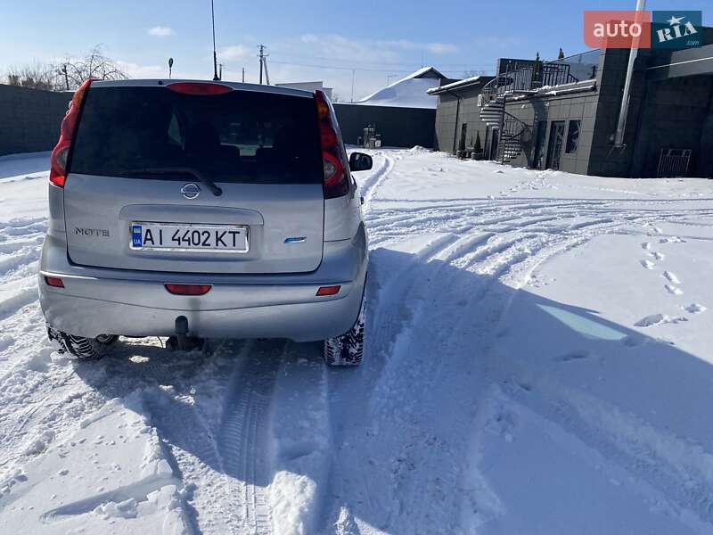 Хетчбек Nissan Note 2009 в Рокитному