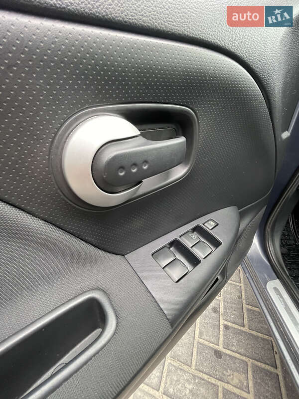 Хэтчбек Nissan Note 2011 в Кропивницком