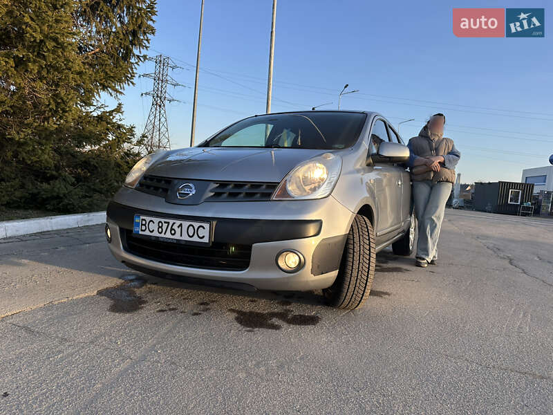 Хетчбек Nissan Note 2006 в Дрогобичі