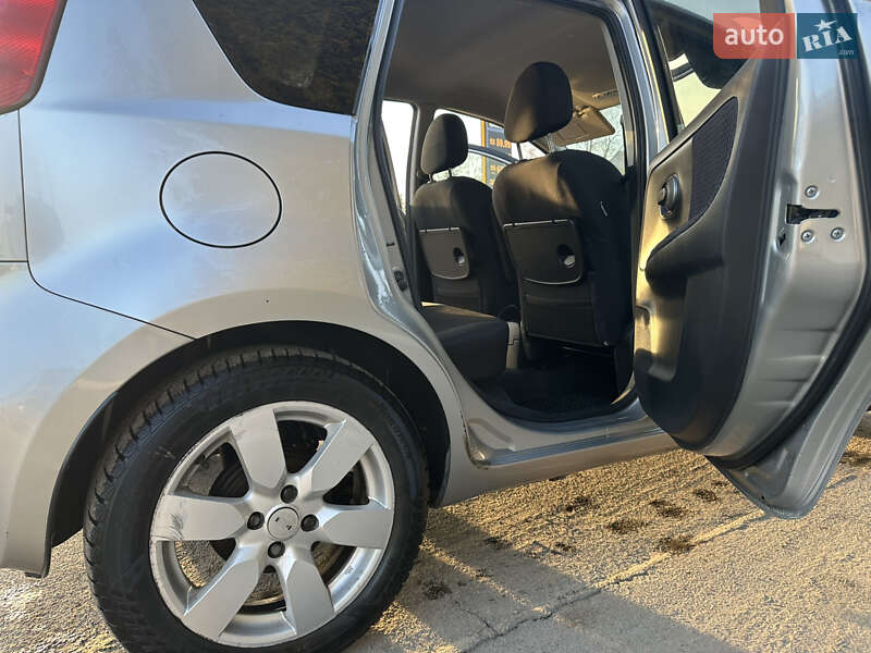 Хетчбек Nissan Note 2006 в Дрогобичі