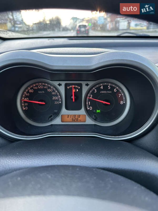 Хетчбек Nissan Note 2006 в Дрогобичі