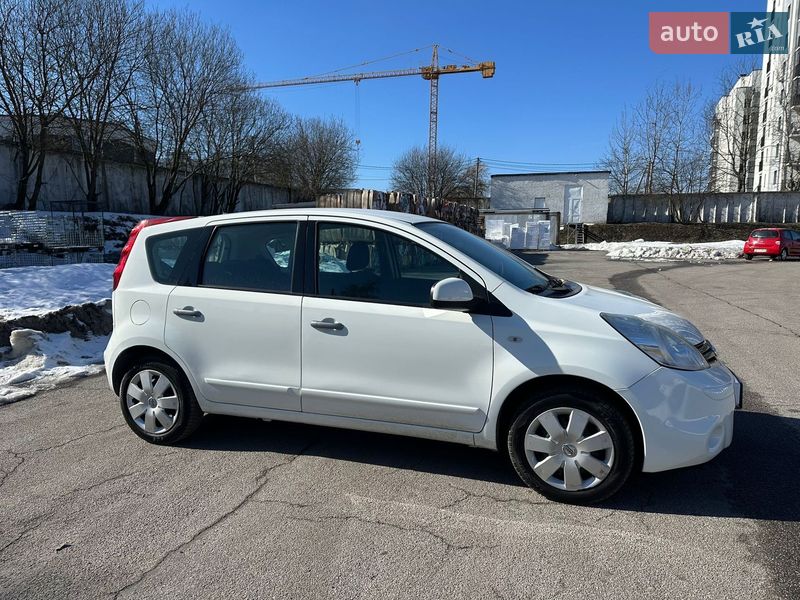 Хетчбек Nissan Note 2011 в Львові