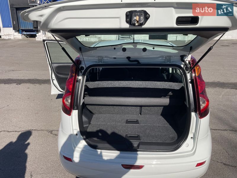 Хетчбек Nissan Note 2011 в Львові