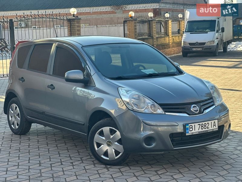 Хэтчбек Nissan Note 2013 в Лубнах