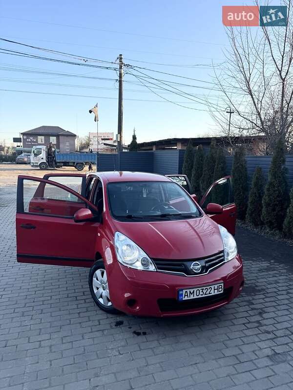 Хэтчбек Nissan Note 2009 в Киеве