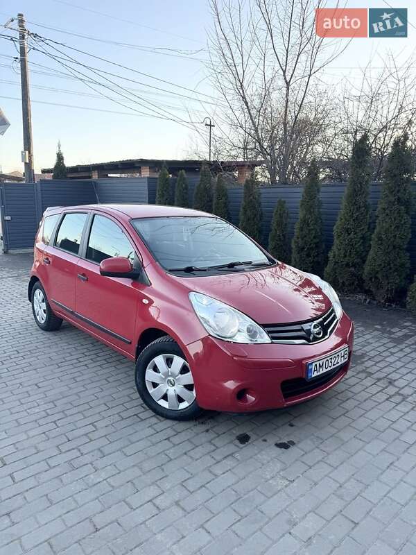 Хэтчбек Nissan Note 2009 в Киеве