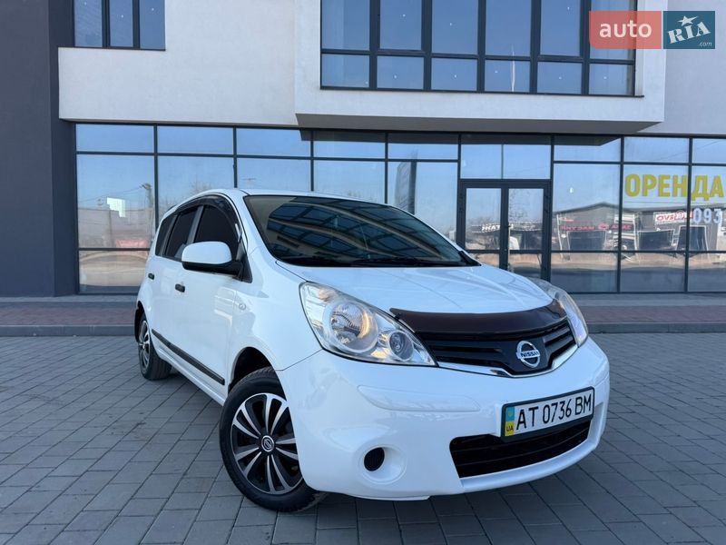 2013 Nissan Note, VIN SJNFAAE11U2221581:plate — фото 1 (autoria)