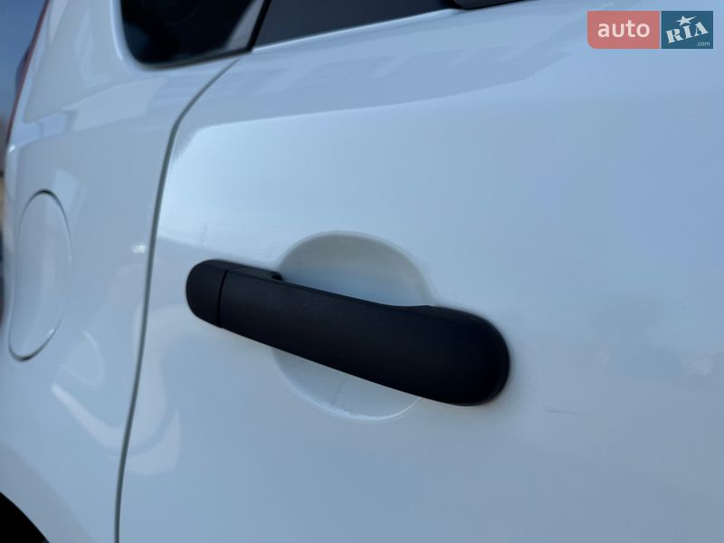 Хэтчбек Nissan Note 2013 в Ивано-Франковске