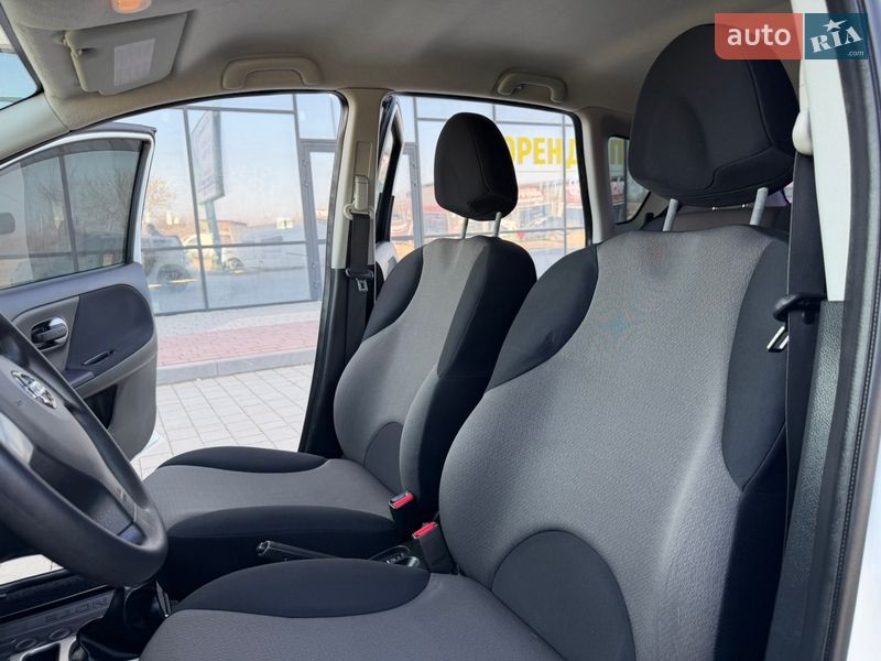 Хэтчбек Nissan Note 2013 в Ивано-Франковске