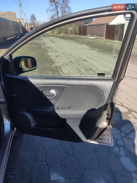 Хэтчбек Nissan Note 2010 в Калиновке