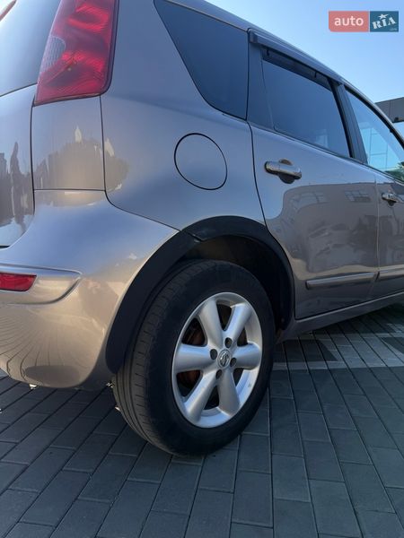 Хэтчбек Nissan Note 2008 в Ровно