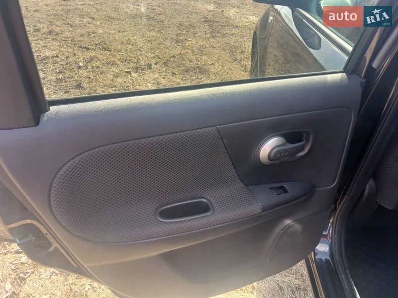 Хетчбек Nissan Note 2008 в Полтаві