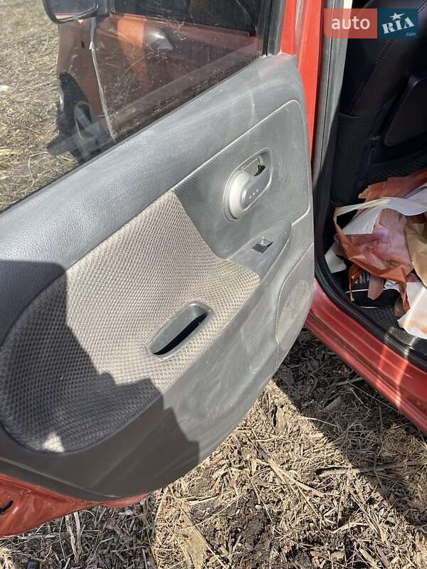 Хетчбек Nissan Note 2007 в Миргороді