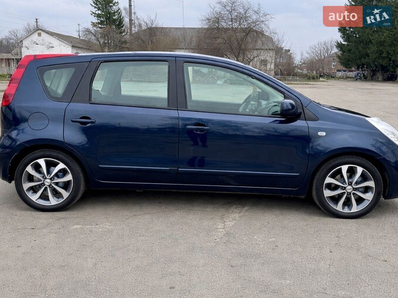 Хэтчбек Nissan Note 2008 в Умани