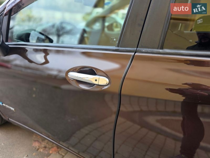 Хетчбек Nissan Note 2016 в Одесі