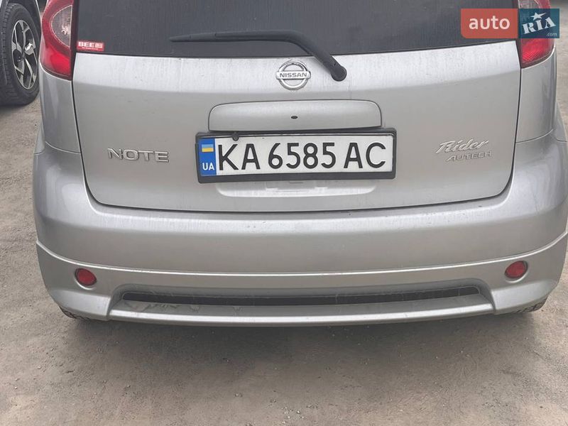 Хетчбек Nissan Note 2010 в Києві фото 2 Хетчбек Nissan Note 2010 в Києві