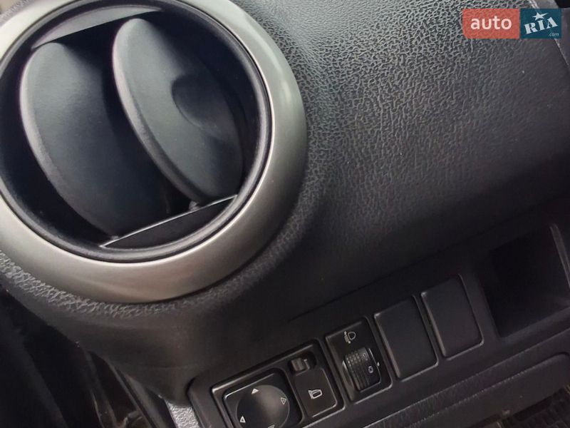 Хетчбек Nissan Note 2007 в Черкасах фото 8 Хетчбек Nissan Note 2007 в Черкасах