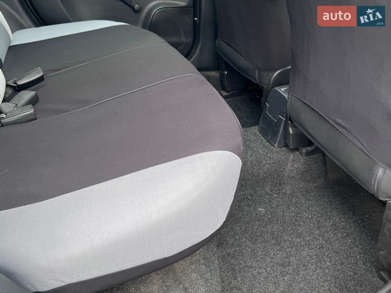 Хетчбек Nissan Note 2012 в Святопетрівське