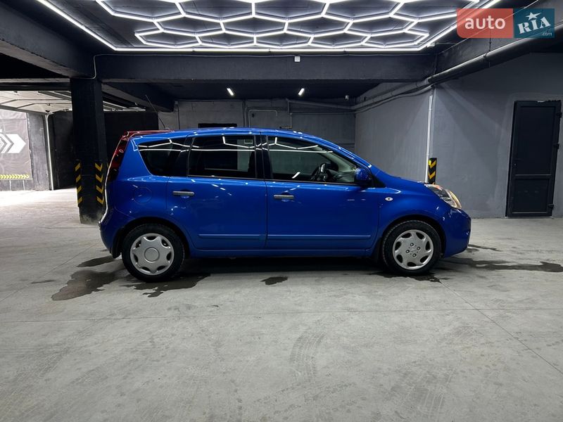 Хэтчбек Nissan Note 2011 в Черновцах