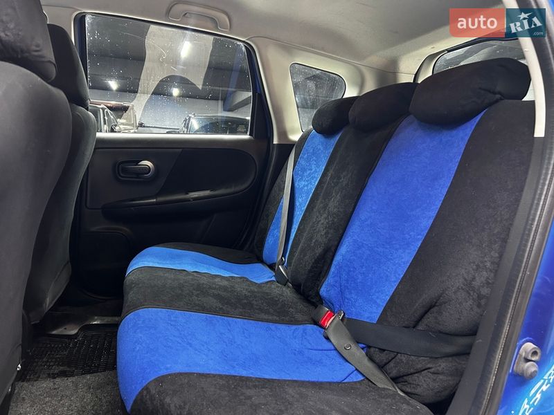 Хэтчбек Nissan Note 2011 в Черновцах
