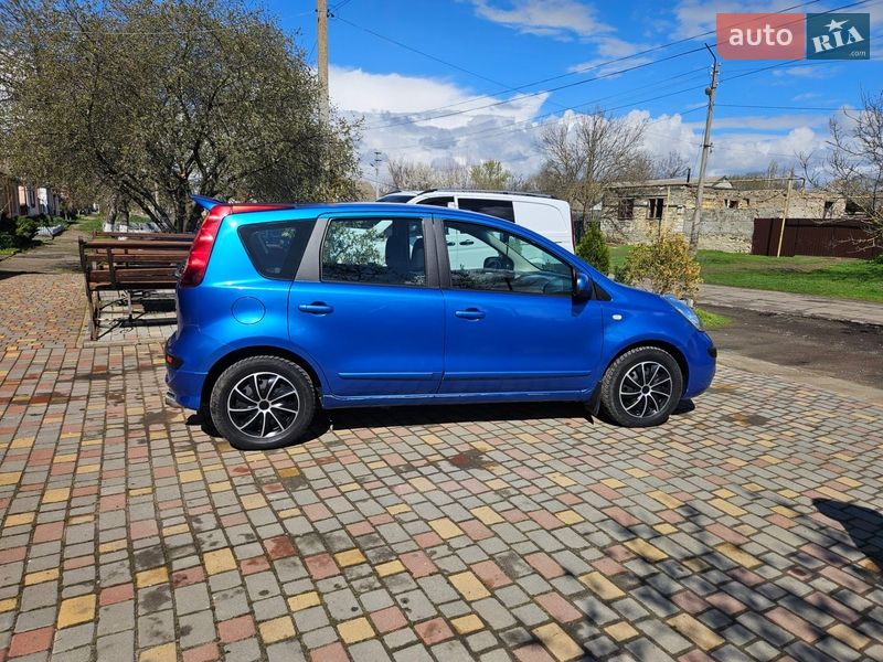 Хэтчбек Nissan Note 2006 в Березовке