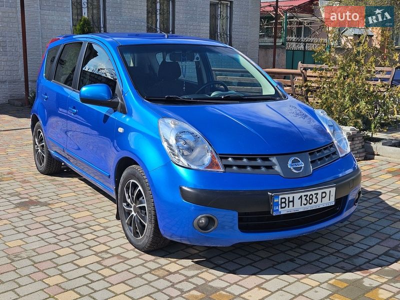Хэтчбек Nissan Note 2006 в Березовке