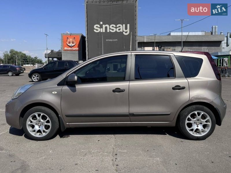 Хэтчбек Nissan Note 2010 в Ивано-Франковске