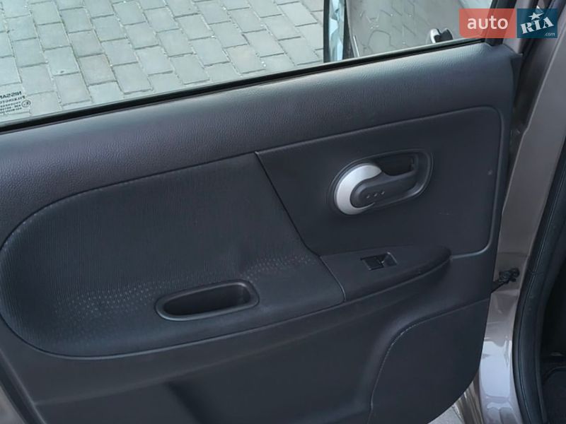 Хэтчбек Nissan Note 2012 в Могилев-Подольске фото 17 Хэтчбек Nissan Note 2012 в Могилев-Подольске