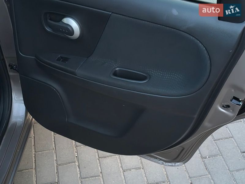 Хэтчбек Nissan Note 2012 в Могилев-Подольске фото 25 Хэтчбек Nissan Note 2012 в Могилев-Подольске