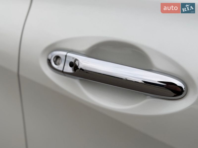 Хэтчбек Nissan Note 2019 в Киеве фото 19 Хэтчбек Nissan Note 2019 в Киеве