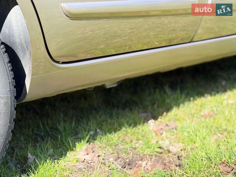 Хетчбек Nissan Note 2009 в Старокостянтинові