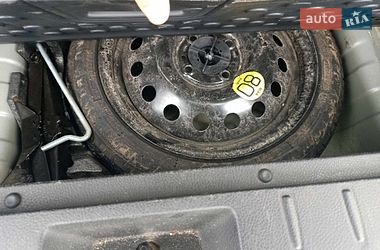 Хетчбек Nissan Note 2010 в Шептицькому