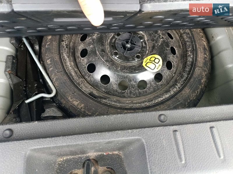 Хетчбек Nissan Note 2010 в Шептицькому