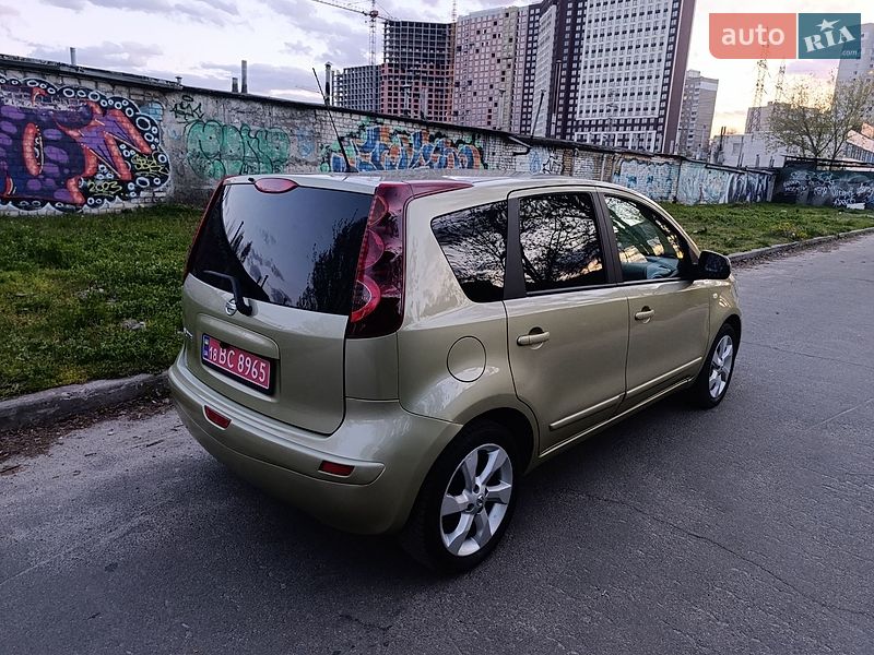 Хетчбек Nissan Note 2010 в Києві
