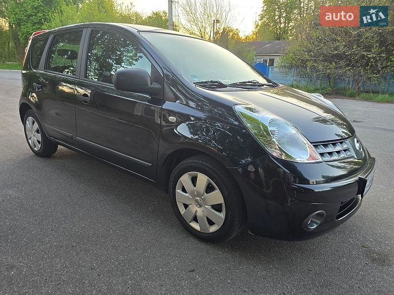 Хэтчбек Nissan Note 2009 в Киеве