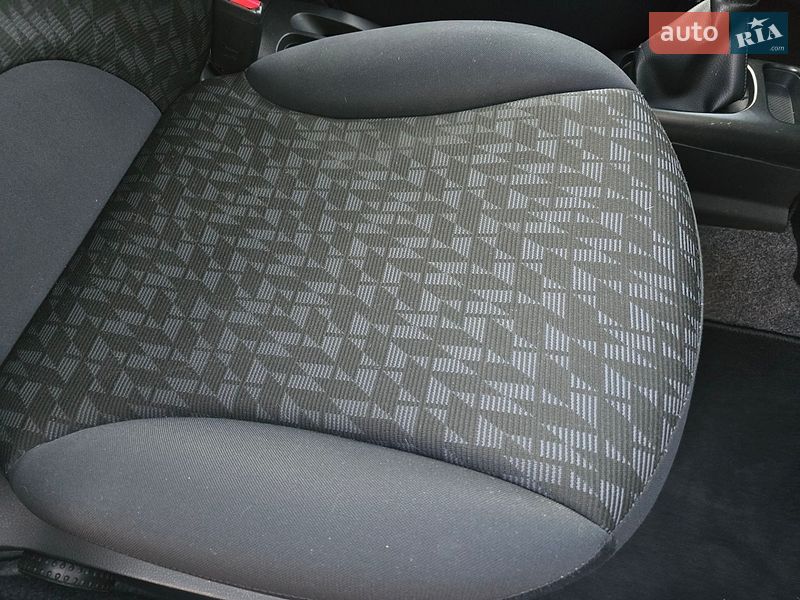 Хэтчбек Nissan Note 2009 в Киеве