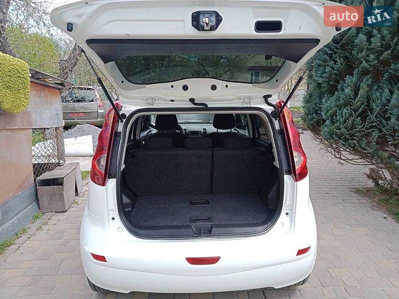 Хэтчбек Nissan Note 2011 в Ровно