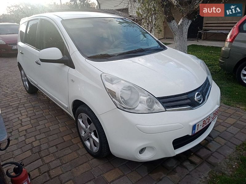 Хэтчбек Nissan Note 2011 в Ровно