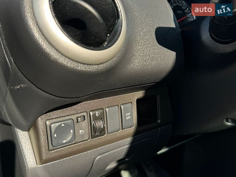 Хэтчбек Nissan Note 2009 в Хмельницком