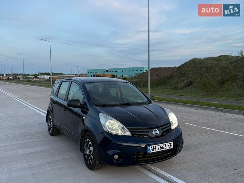 Хэтчбек Nissan Note 2011 в Виннице