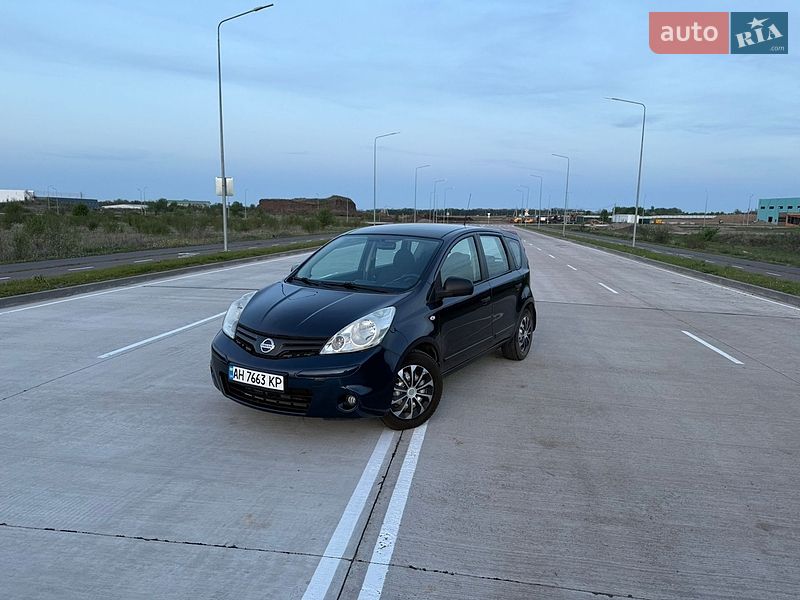 Хэтчбек Nissan Note 2011 в Виннице