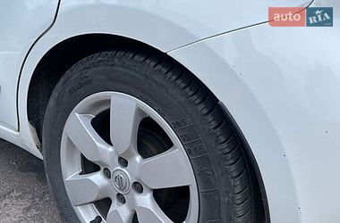 Хетчбек Nissan Note 2011 в Переяславі