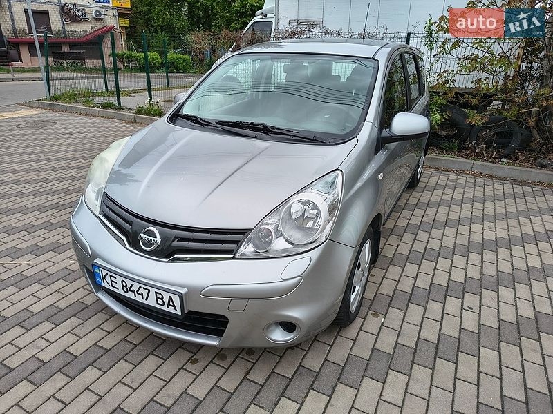 Хетчбек Nissan Note 2011 в Києві фото Хетчбек Nissan Note 2011 в Києві