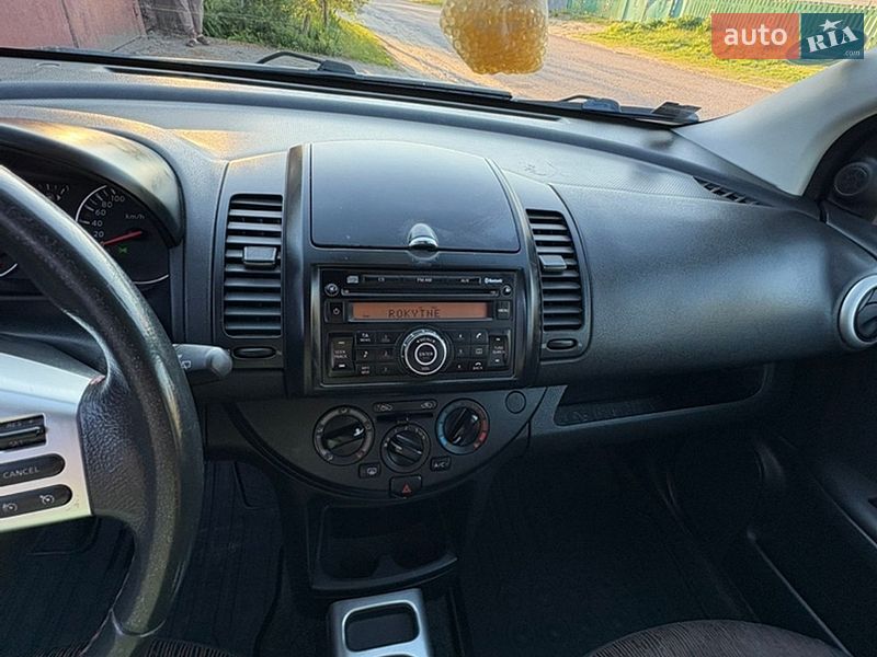 Хэтчбек Nissan Note 2009 в Ракитном